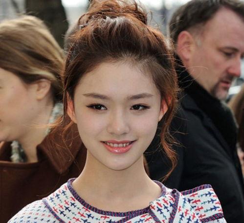 林允吃瓜成冠军,瓜技高超引网友热议 第2张 林允吃瓜成冠军,瓜技高超引网友热议 第2张